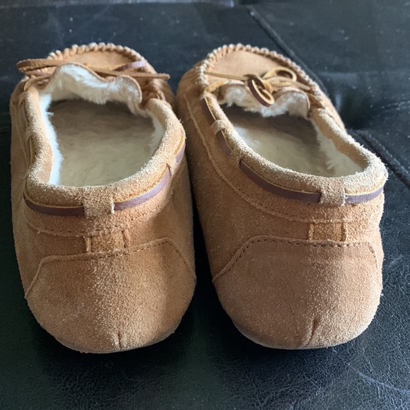 Tan slippers size 11 - Picture 5 of 5